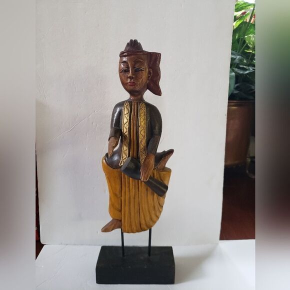 Large Wood Statue   - Picture 2 of 9